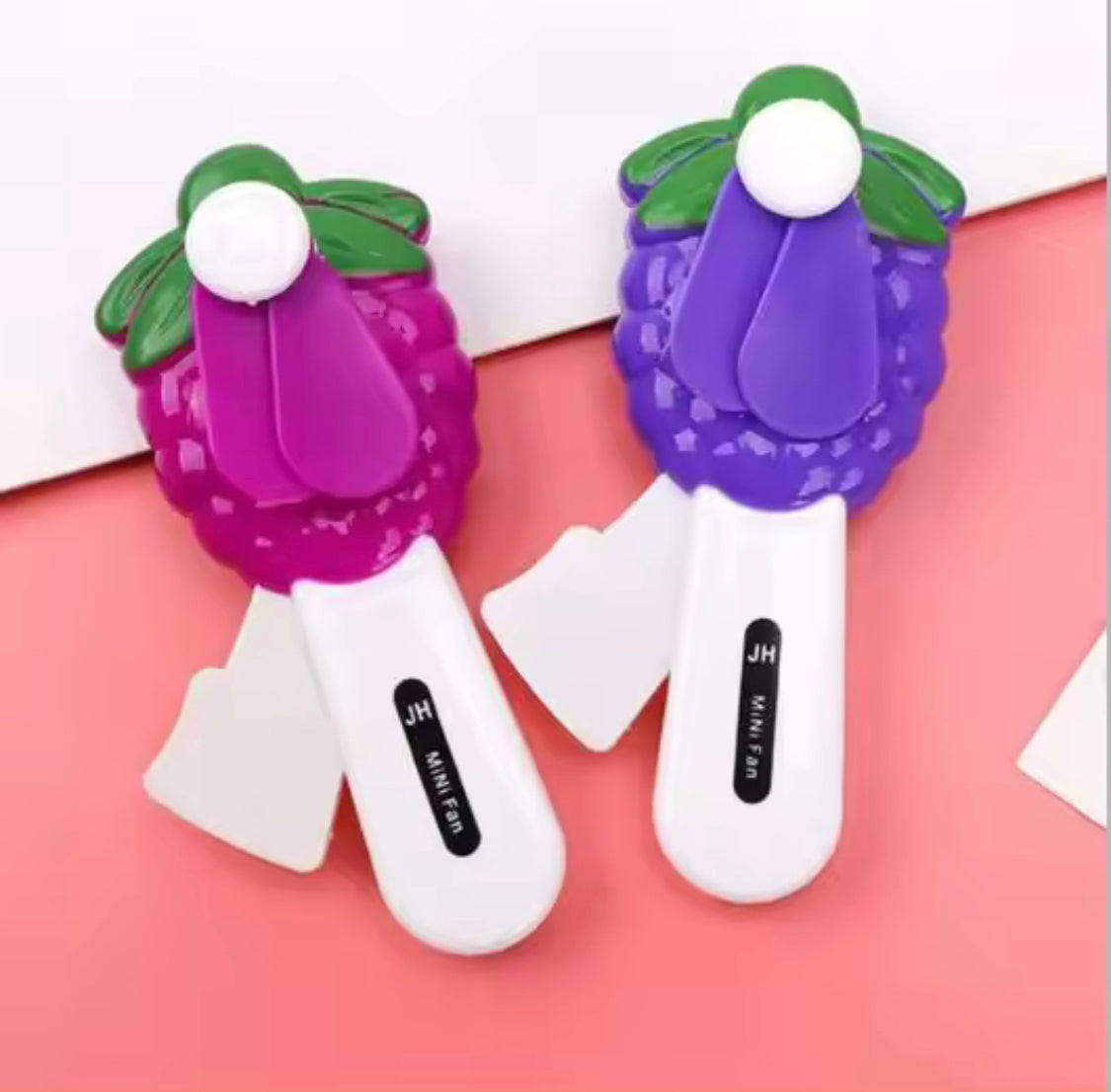 Fruit Shaped Mini Plastic Handheld Fan, Children's Student Fan, Portable Hand Cool Mini Fan, Manual Press Summer Cooling Essential Fruit Shaped Mini Plastic Handheld Fan, Children's Student Fan, Portable Hand Cool Mini Fan, Manual Press Summer Cooling Essential